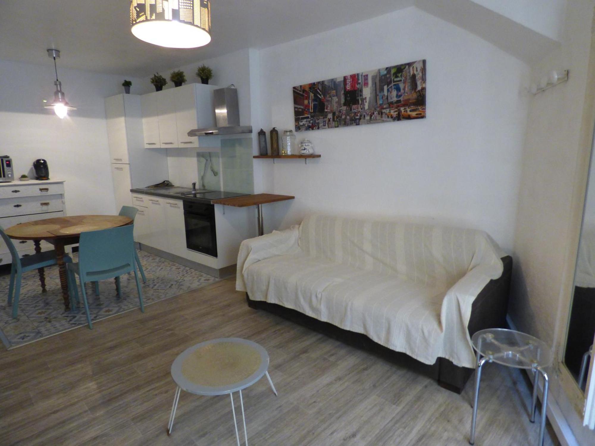 Pillement 1-T2-balcon avec garage privé optionnel-Centre historique et plages à 21km ! Pézenas Extérieur photo
