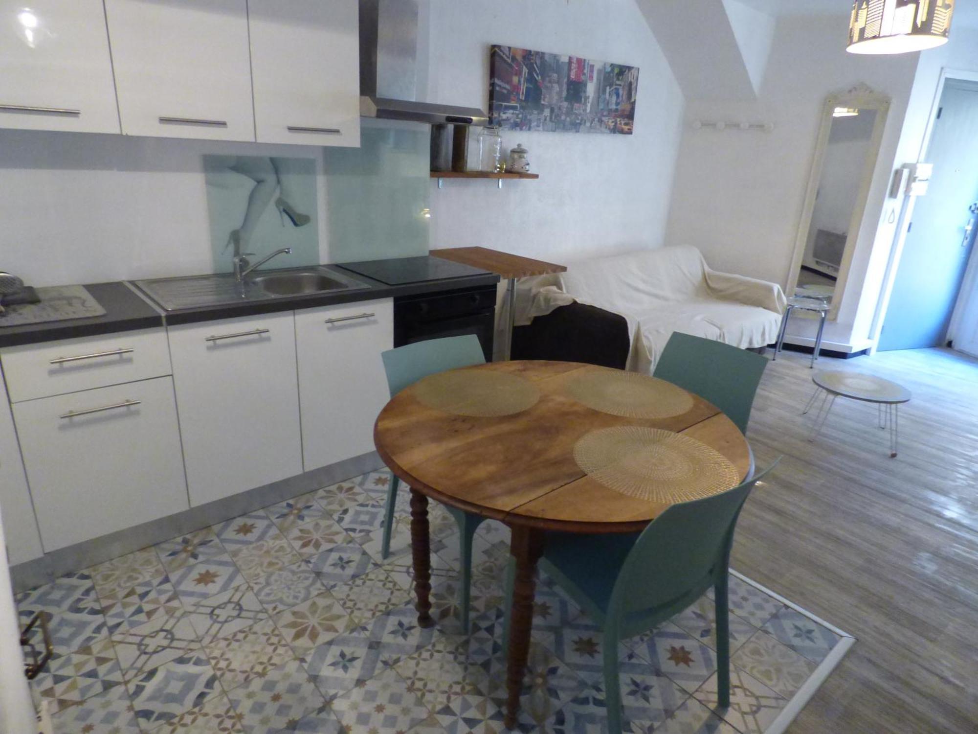 Pillement 1-T2-balcon avec garage privé optionnel-Centre historique et plages à 21km ! Pézenas Extérieur photo