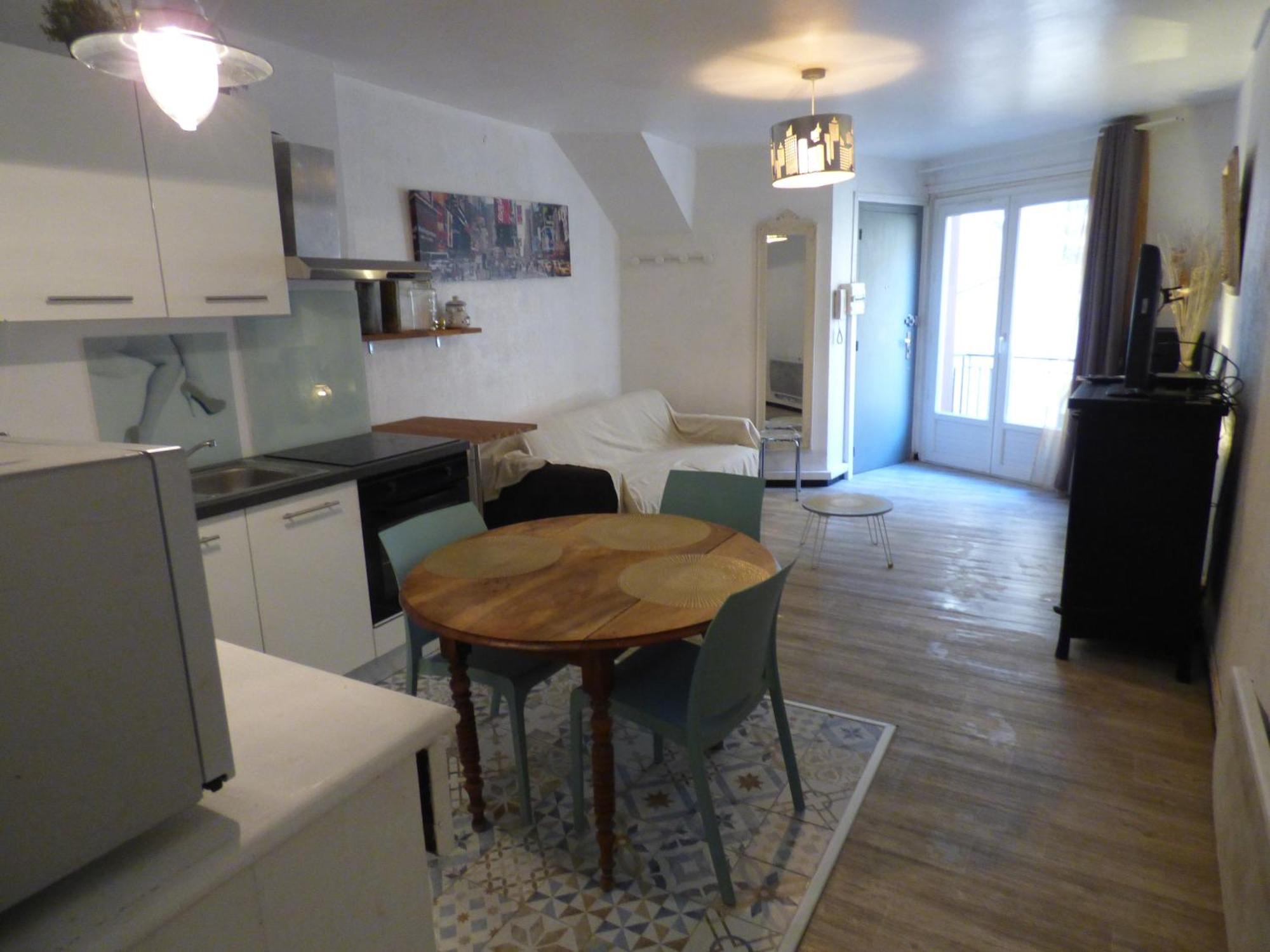 Pillement 1-T2-balcon avec garage privé optionnel-Centre historique et plages à 21km ! Pézenas Extérieur photo