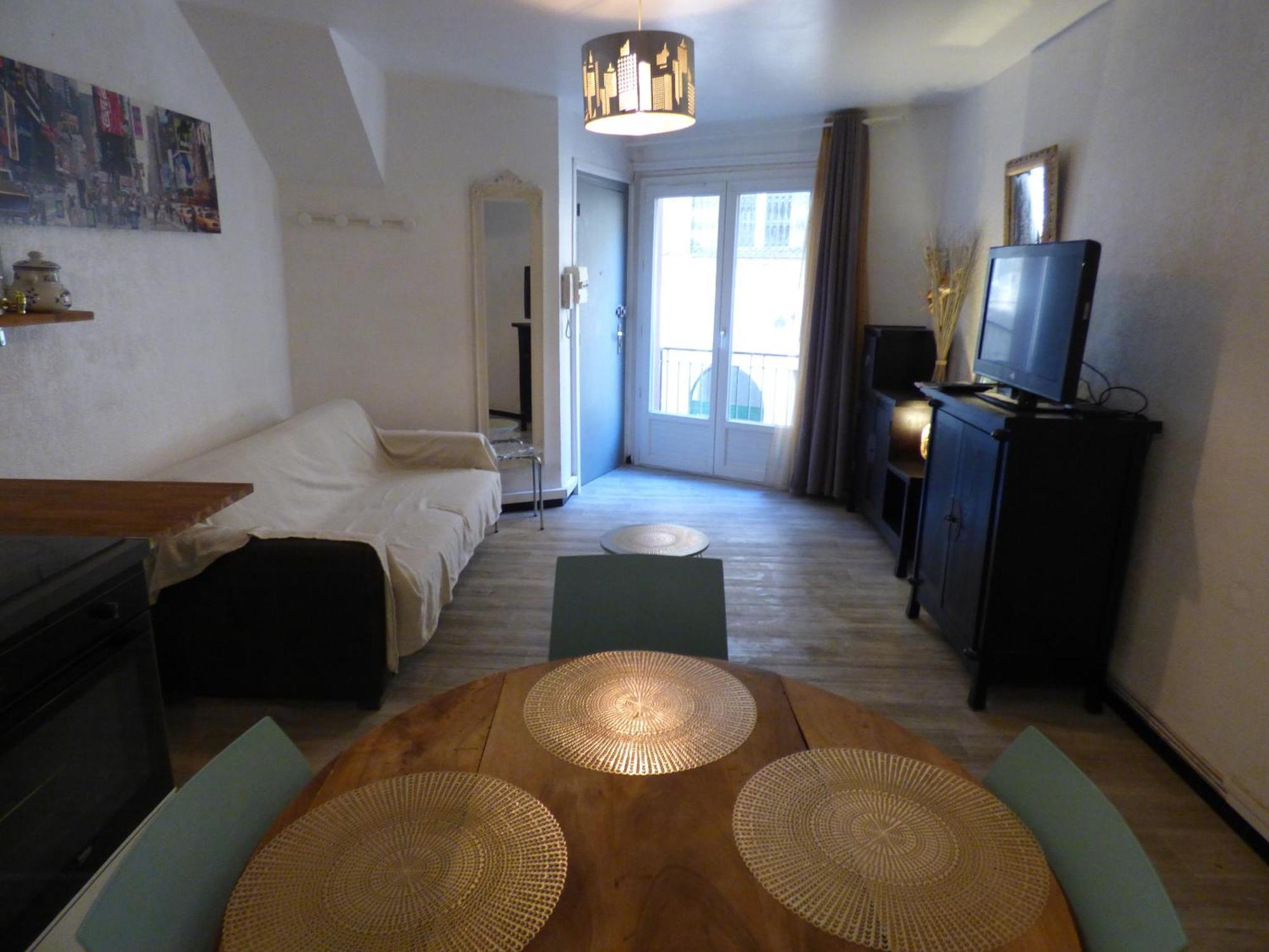 Pillement 1-T2-balcon avec garage privé optionnel-Centre historique et plages à 21km ! Pézenas Extérieur photo