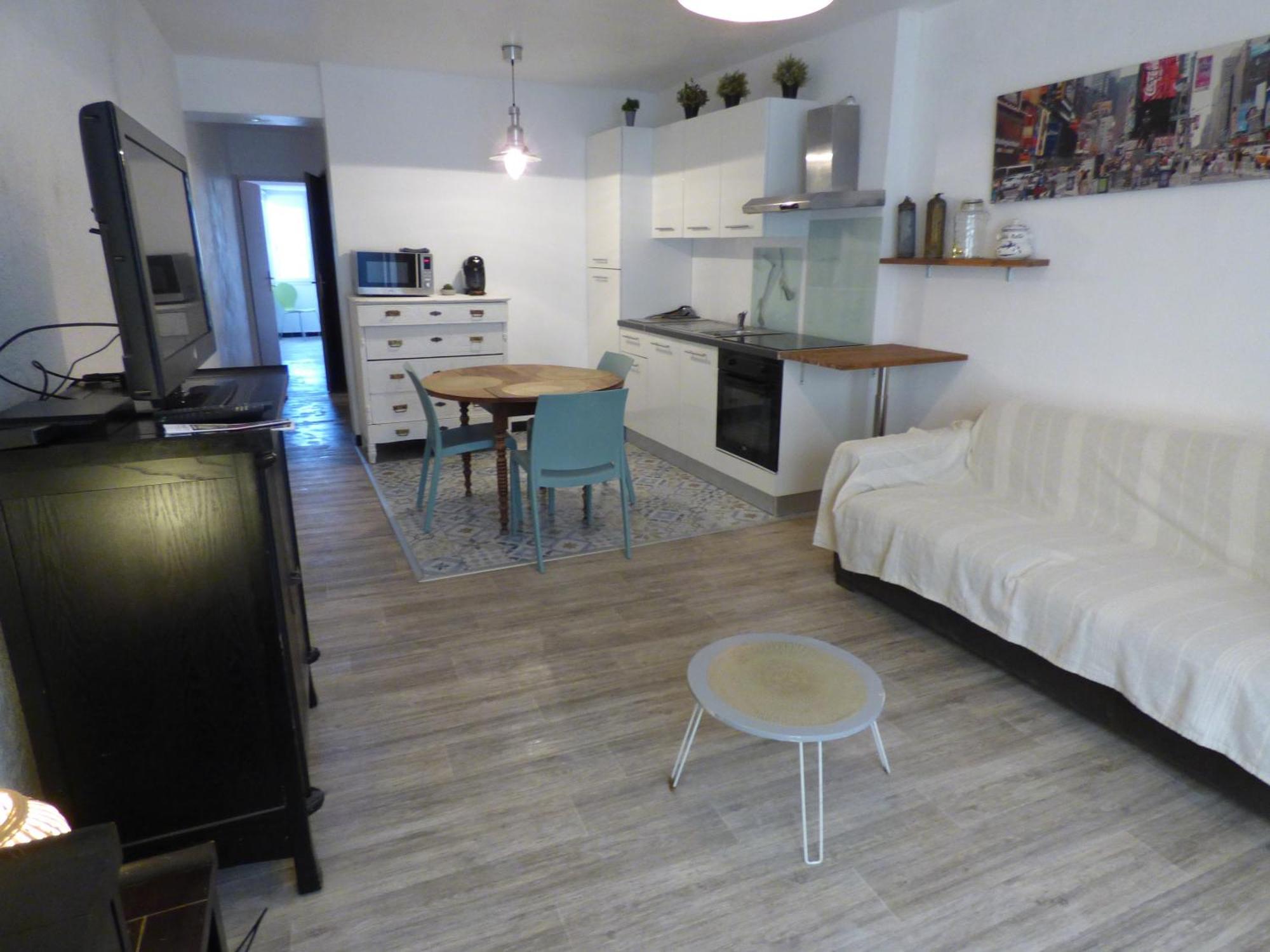 Pillement 1-T2-balcon avec garage privé optionnel-Centre historique et plages à 21km ! Pézenas Extérieur photo